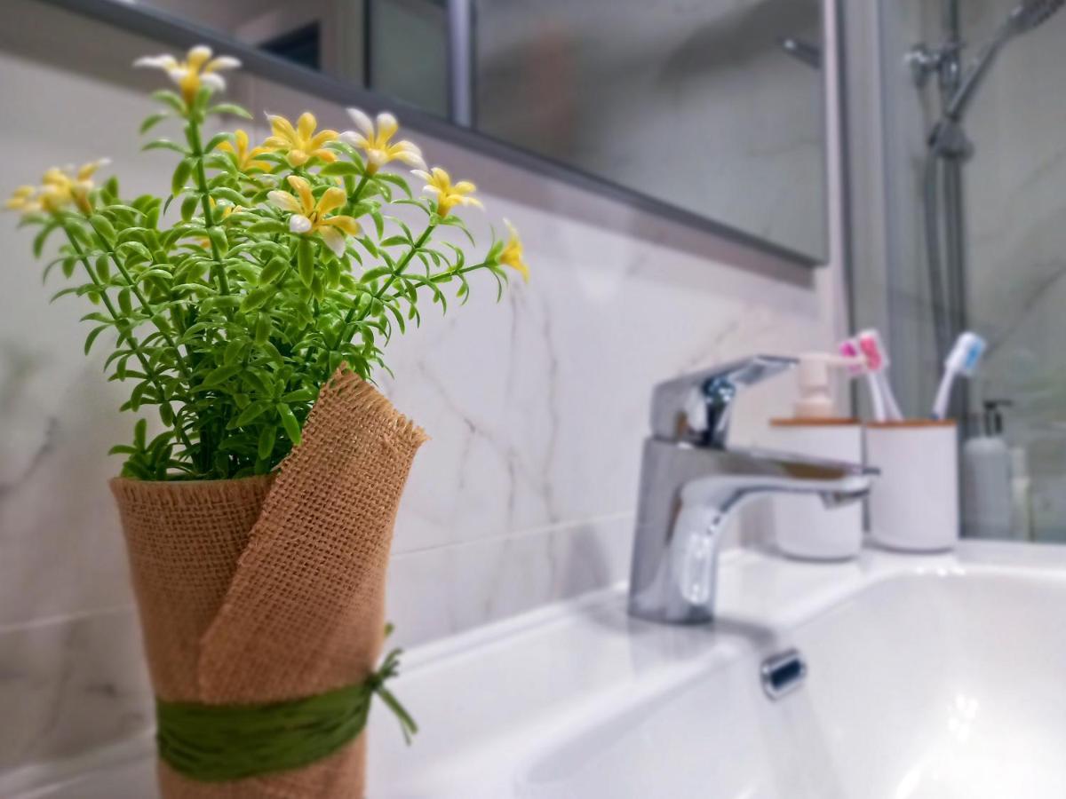 Apartamento Hibisco , Primera Linea De Playa Almunecar Bagian luar foto